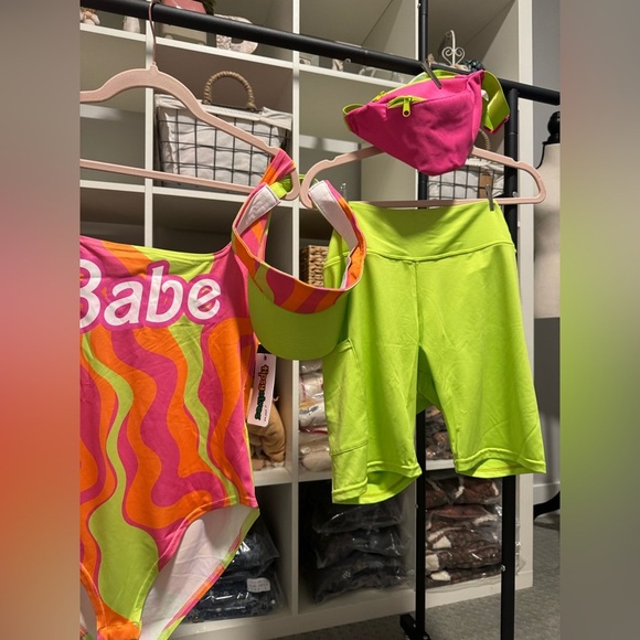 Women’s Malibu Barbie Halloween costume - Picture 3 of 7